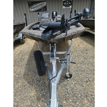 XPRESS XP180 18' XPLORER SERIES BASS BOAT